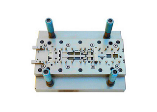 級進模的制造周期、成本及精度